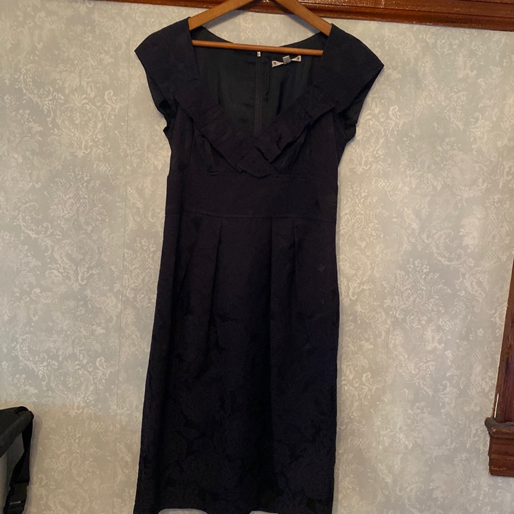 Nanette Lepore Black Dress size 2 - 15”W x 38”L - Jacquard print  - Stunning!